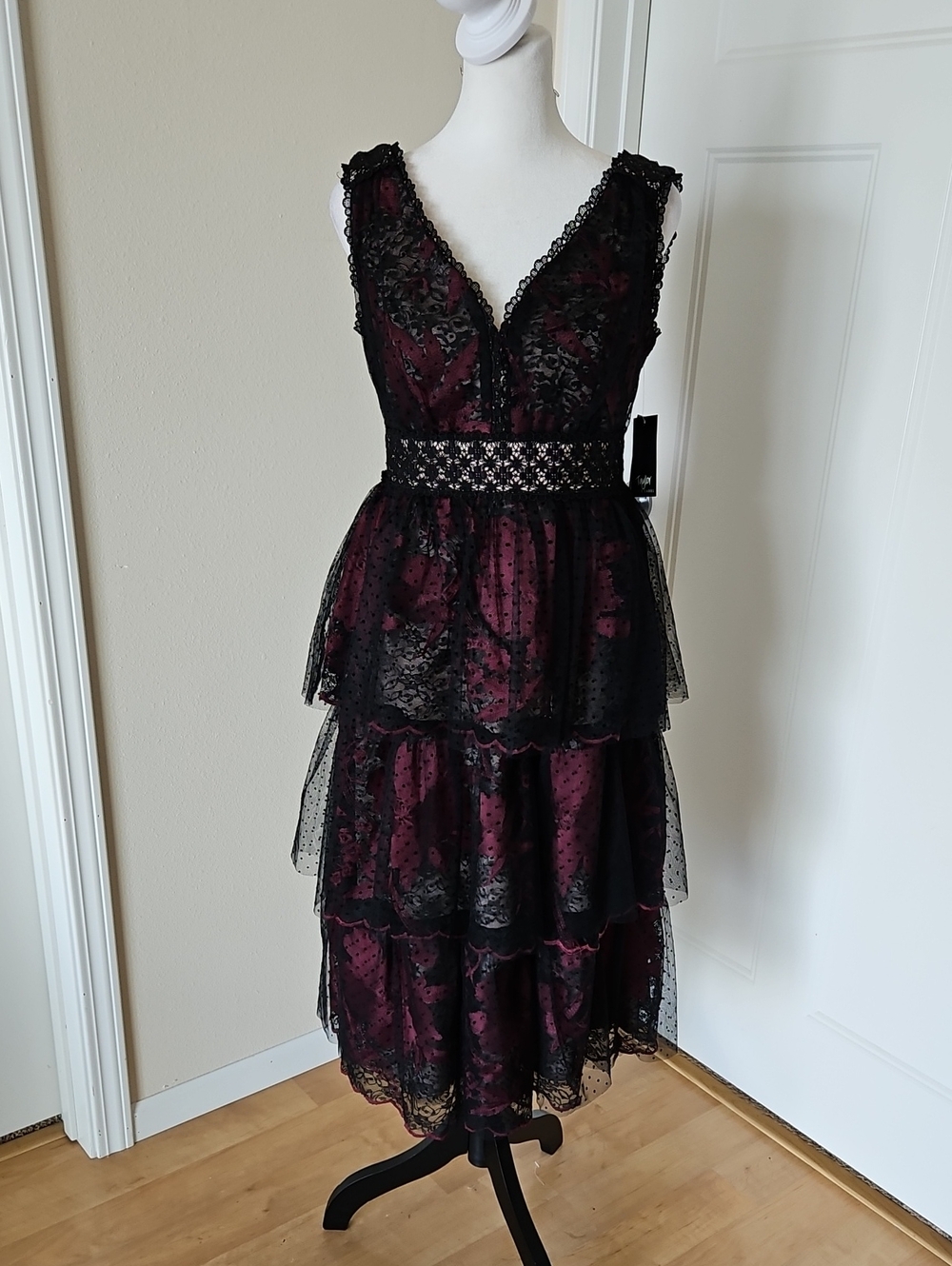 Size 6 black/wine tank strap tiered skirt midi w/ polka dots by Taylor NWT